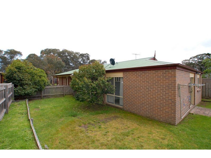 2 Dampier Close, Skye VIC 3977
