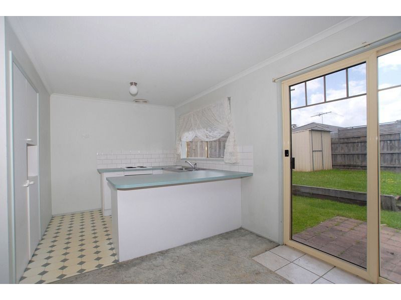 2 Dampier Close, Skye VIC 3977