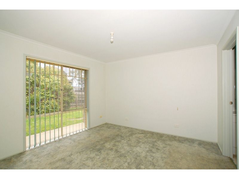 2 Dampier Close, Skye VIC 3977