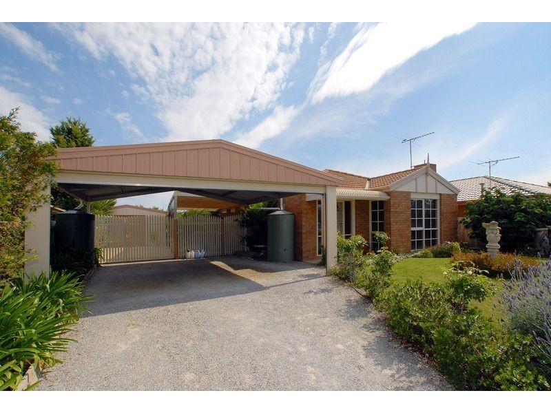 32 Whipbird Drive, Carrum Downs VIC 3201