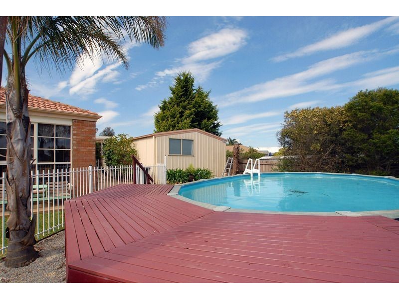 32 Whipbird Drive, Carrum Downs VIC 3201