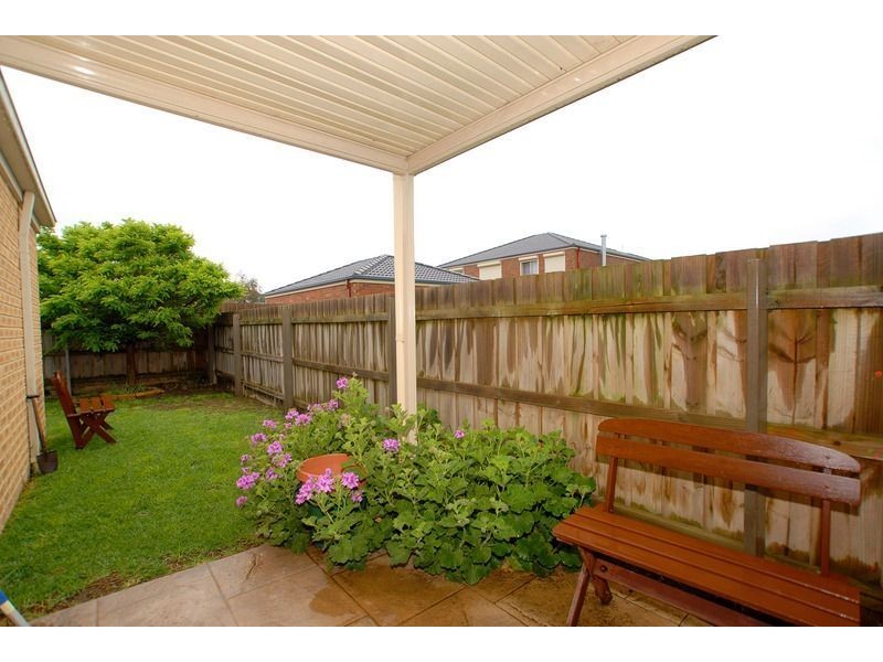 9 Bouverie Place, Skye VIC 3977