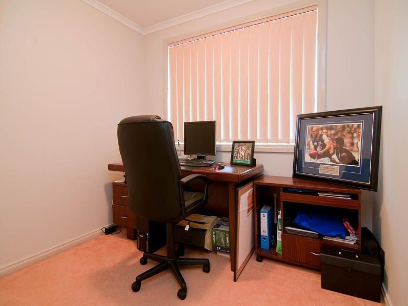 10 Alberton Drive, Cranbourne West VIC 3977