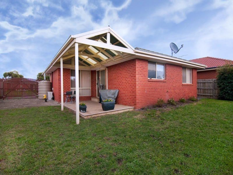 10 Alberton Drive, Cranbourne West VIC 3977