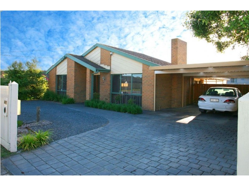 13 Lats Avenue, Carrum Downs VIC 3201