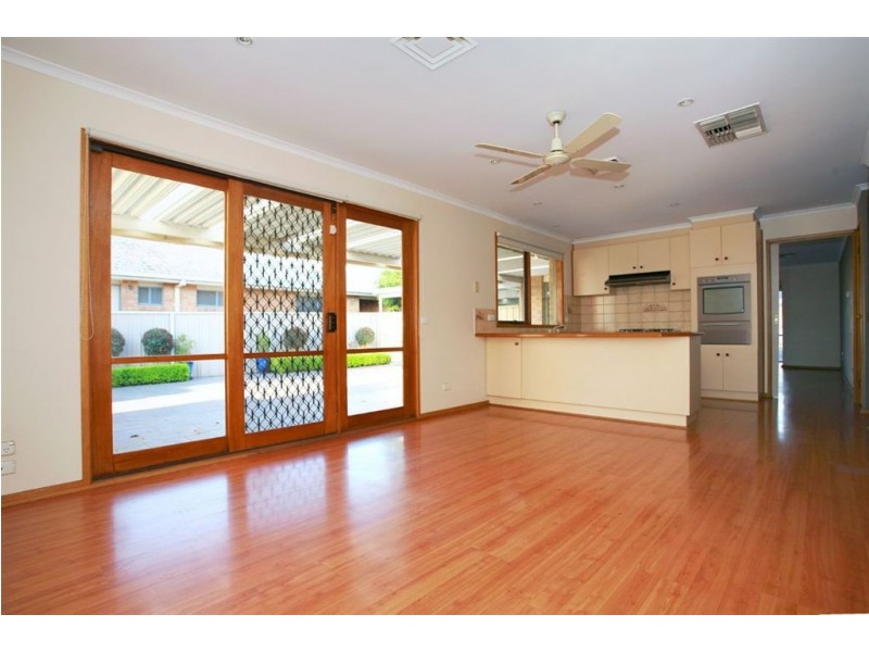 13 Lats Avenue, Carrum Downs VIC 3201