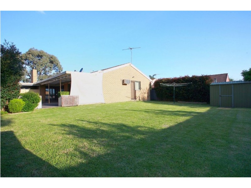 13 Lats Avenue, Carrum Downs VIC 3201