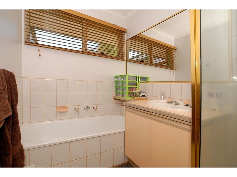 176 Lyrebird Drive, Carrum Downs VIC 3201