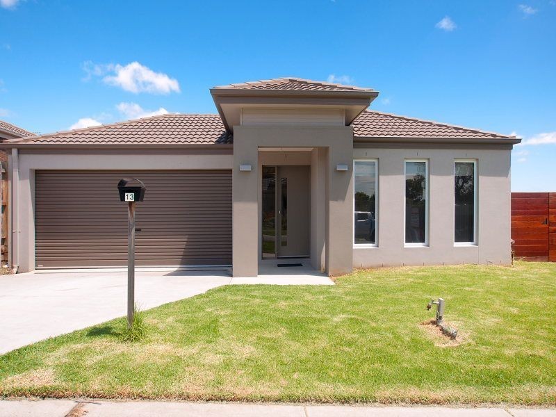 13 Madisson Crescent, Carrum Downs VIC 3201