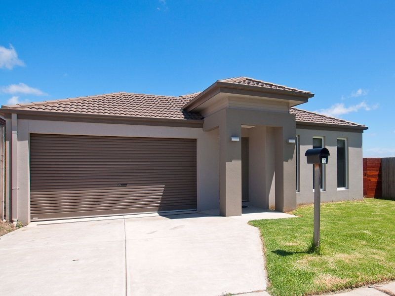 13 Madisson Crescent, Carrum Downs VIC 3201