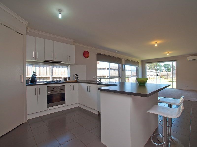 13 Madisson Crescent, Carrum Downs VIC 3201