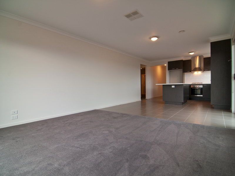 34 Golden Way, Skye VIC 3977