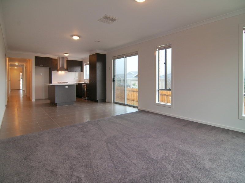 34 Golden Way, Skye VIC 3977