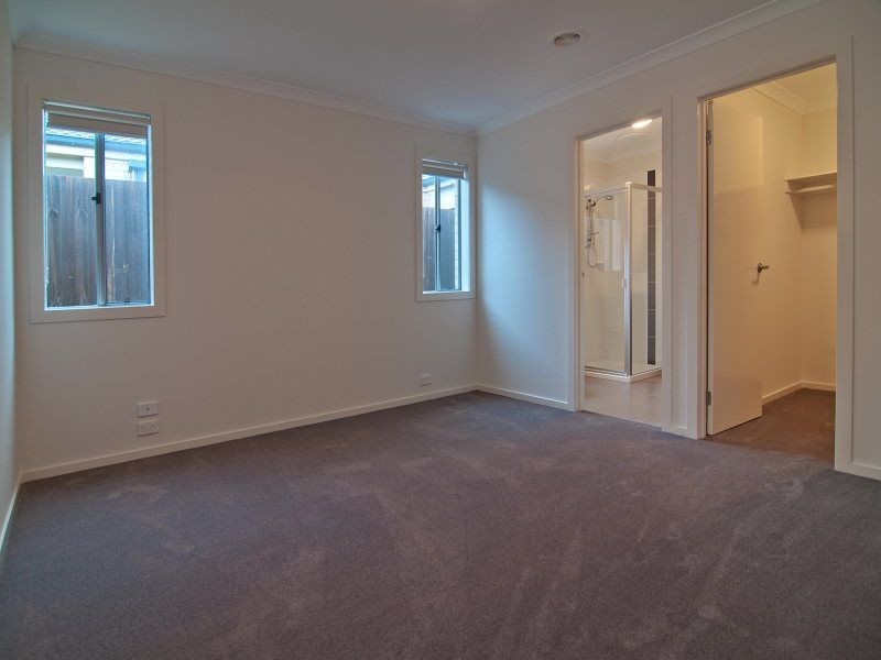 34 Golden Way, Skye VIC 3977