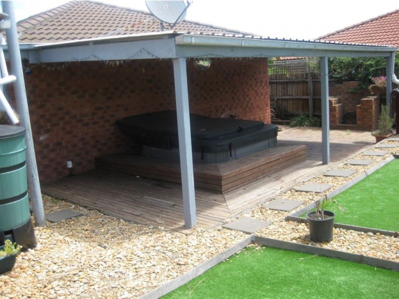 100 Carrumwoods Drive, Carrum Downs VIC 3201