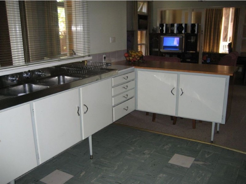 151 Rosslyn Avenue, Seaford VIC 3198