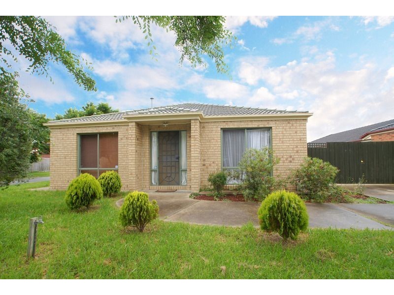 14 Delatite Way, Skye VIC 3977