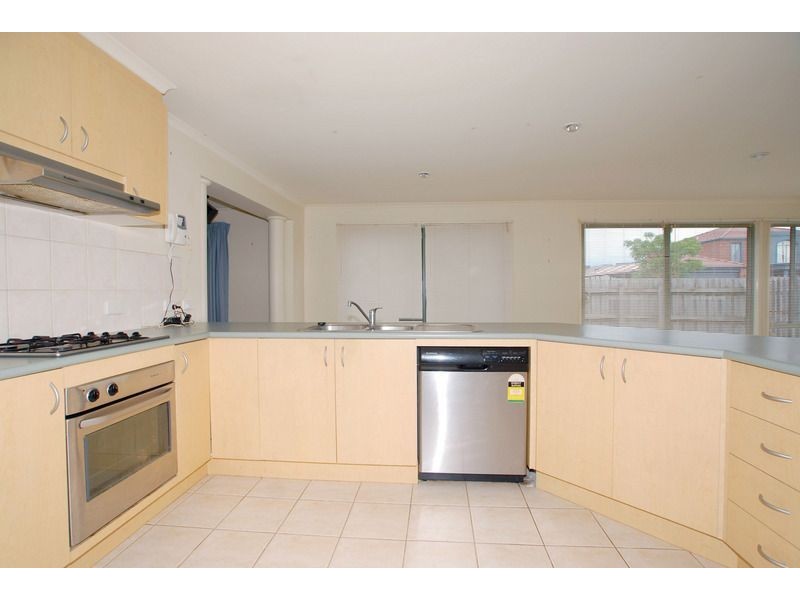 14 Delatite Way, Skye VIC 3977