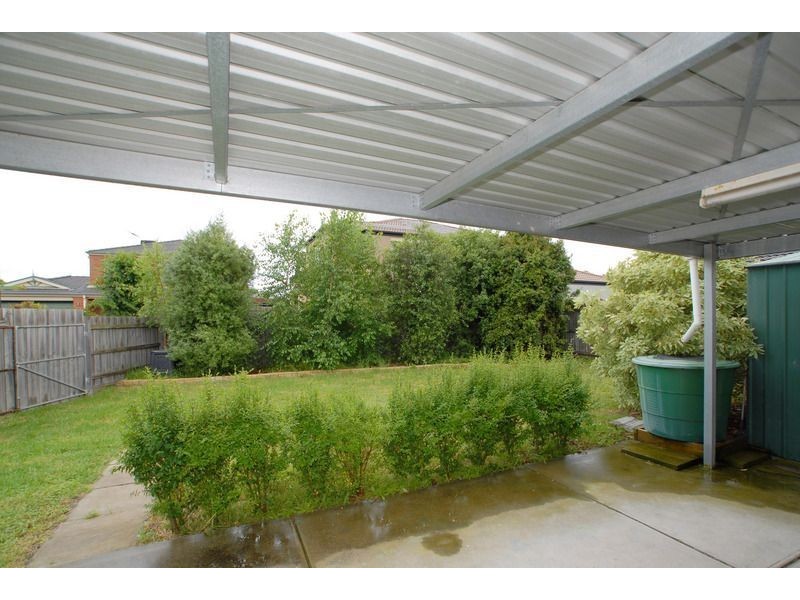 14 Delatite Way, Skye VIC 3977
