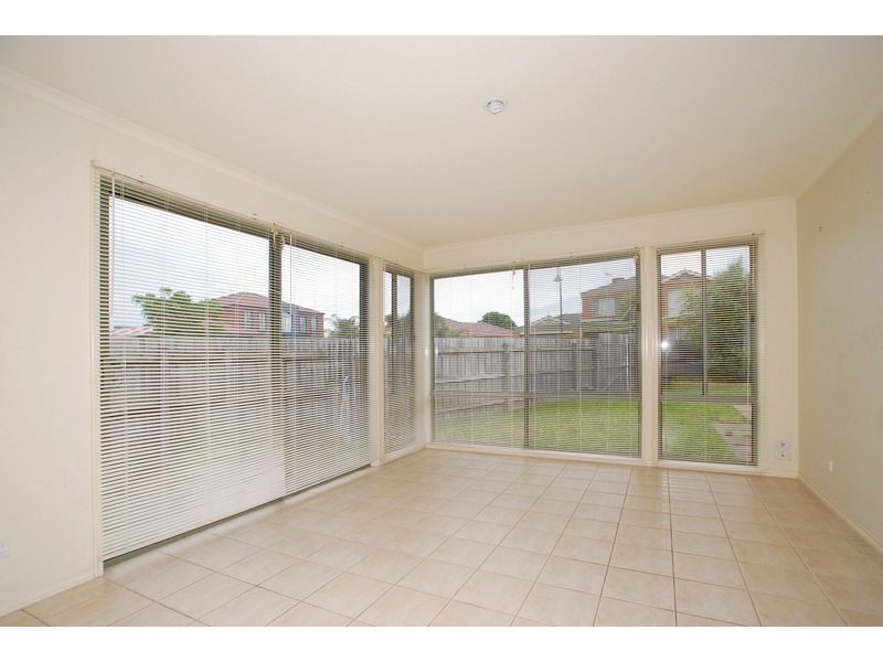 14 Delatite Way, Skye VIC 3977