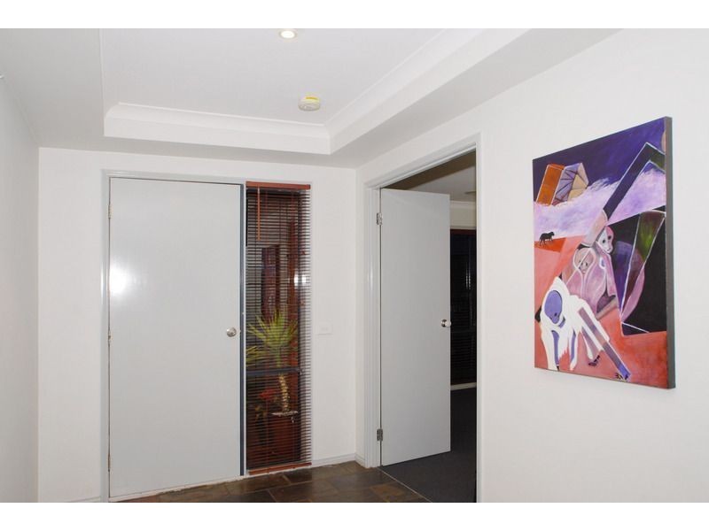 15 Windsor Grange Court, Skye VIC 3977