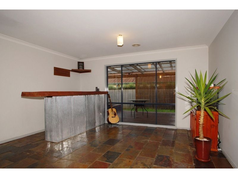 15 Windsor Grange Court, Skye VIC 3977