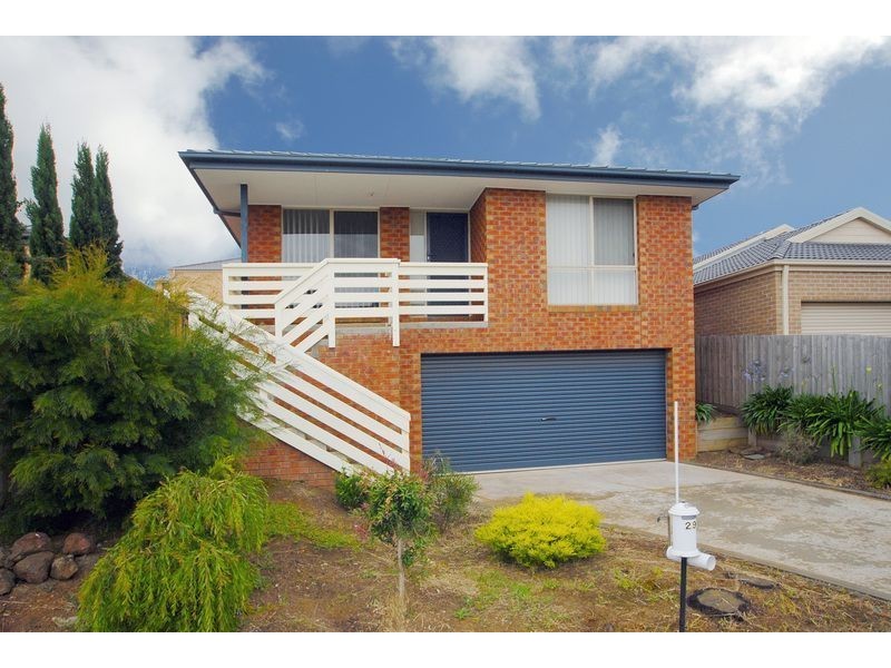 29 McGowan Drive, Skye VIC 3977