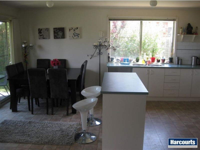 87 Greenwood Drive, Carrum Downs VIC 3201