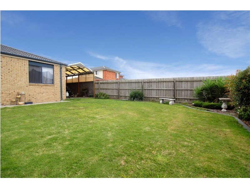 48 McGowan Drive, Skye VIC 3977