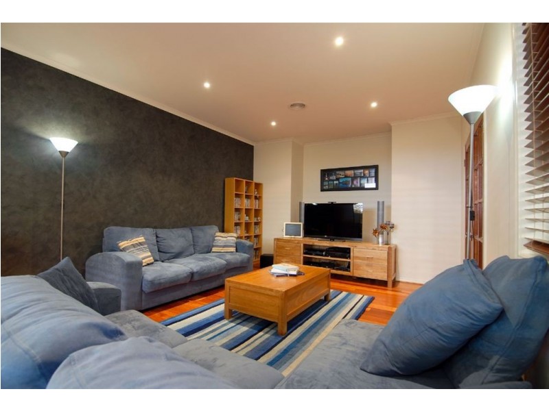 48 McGowan Drive, Skye VIC 3977