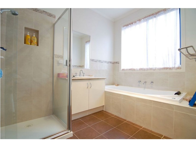 48 McGowan Drive, Skye VIC 3977