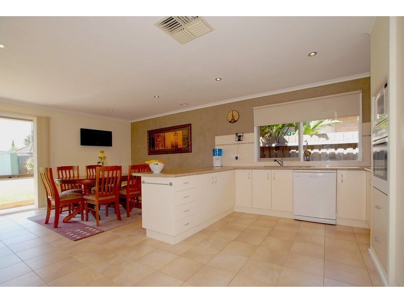 15 Deborah Court, Skye VIC 3977