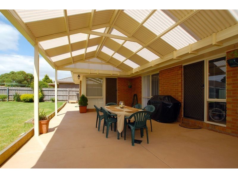 15 Deborah Court, Skye VIC 3977