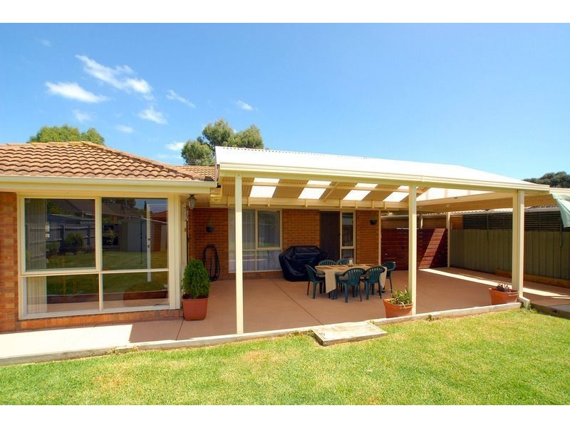 15 Deborah Court, Skye VIC 3977