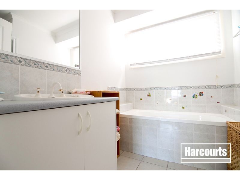 2 Melanie Blair Place, Skye VIC 3977