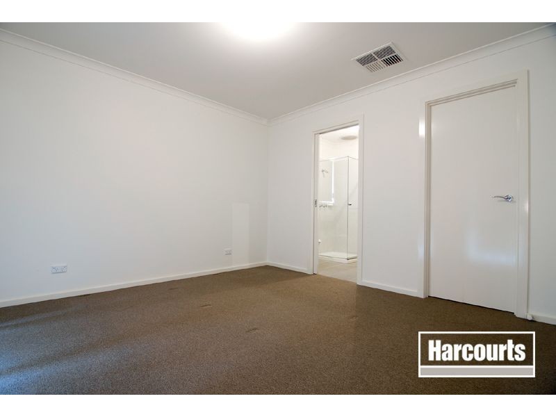 35 Silverwattle Drive, Lyndhurst VIC 3975