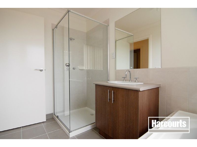 35 Silverwattle Drive, Lyndhurst VIC 3975