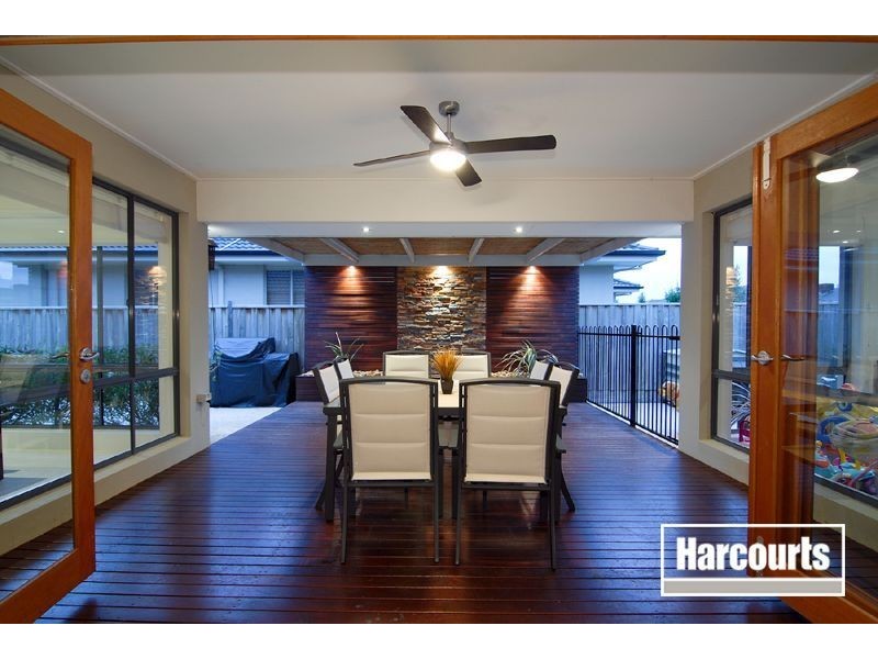 90 Sandhurst Blvd, Sandhurst VIC 3977