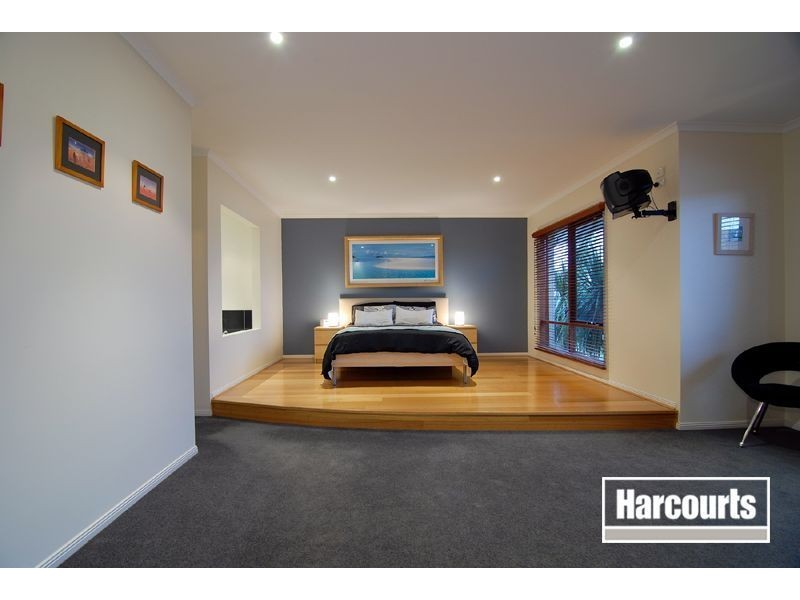 90 Sandhurst Blvd, Sandhurst VIC 3977