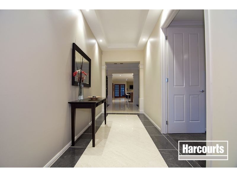 90 Sandhurst Blvd, Sandhurst VIC 3977