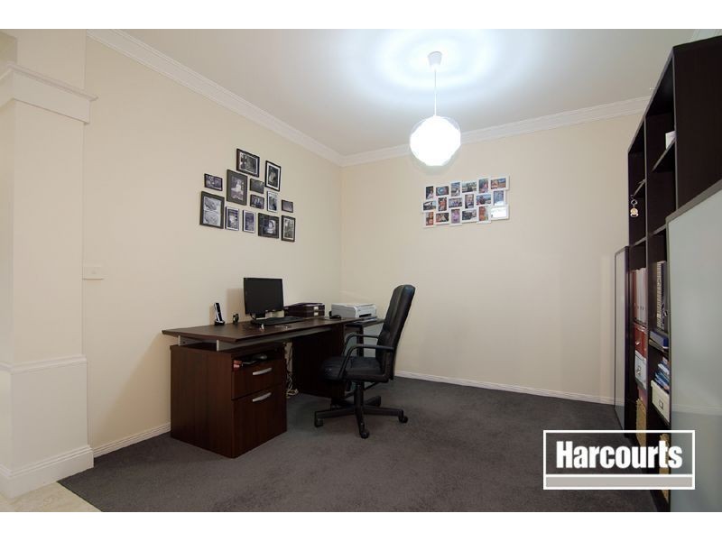 90 Sandhurst Blvd, Sandhurst VIC 3977