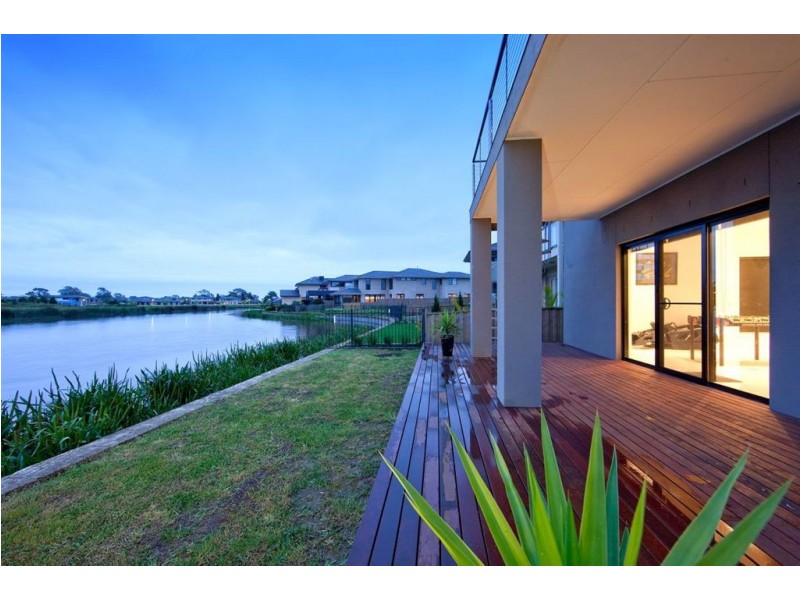 32 Lakeside Drive, Sandhurst VIC 3977