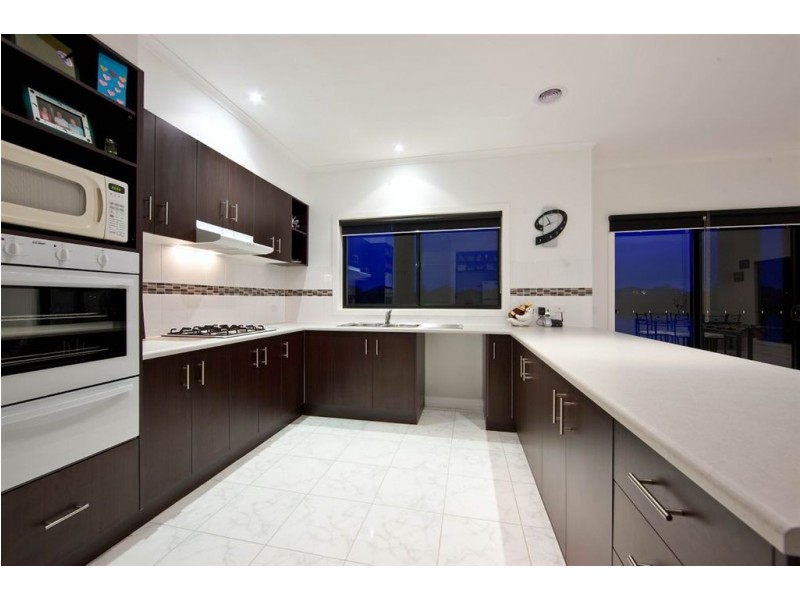 32 Lakeside Drive, Sandhurst VIC 3977