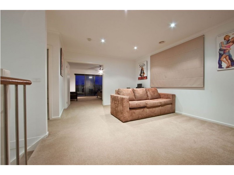 32 Lakeside Drive, Sandhurst VIC 3977