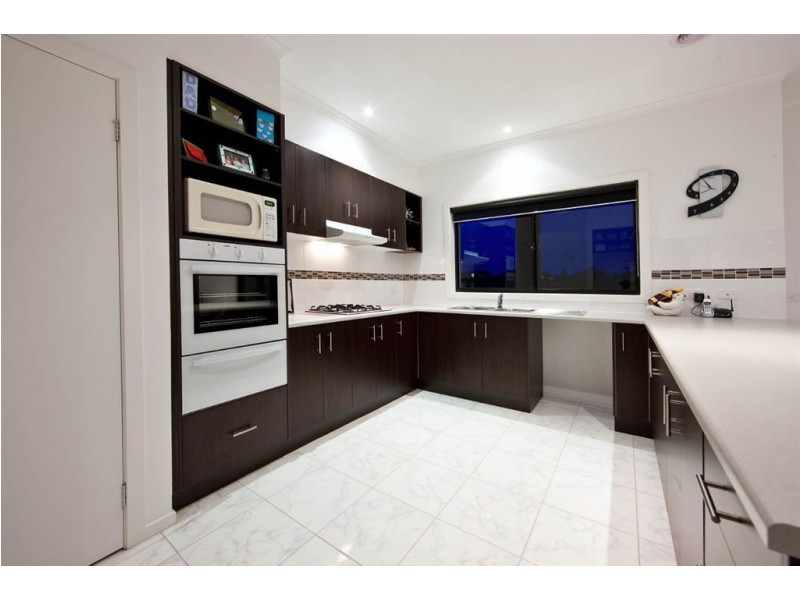 32 Lakeside Drive, Sandhurst VIC 3977