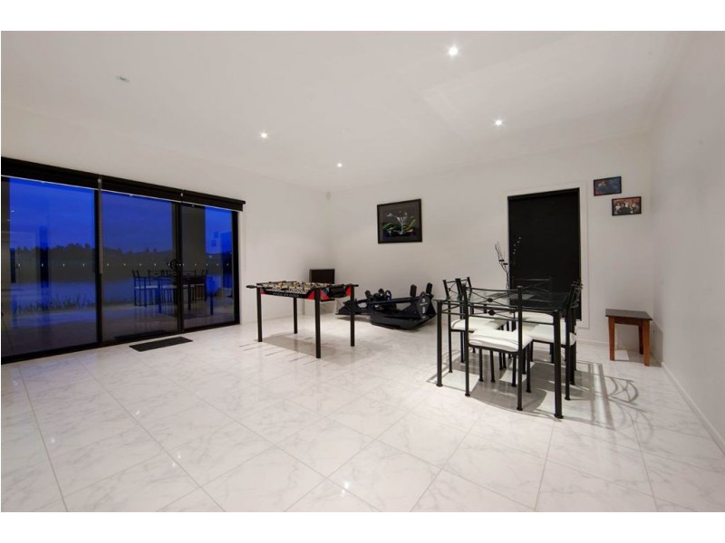 32 Lakeside Drive, Sandhurst VIC 3977