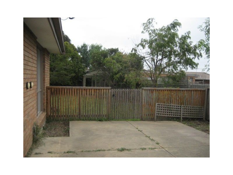 9 McClelland Drive, Skye VIC 3977