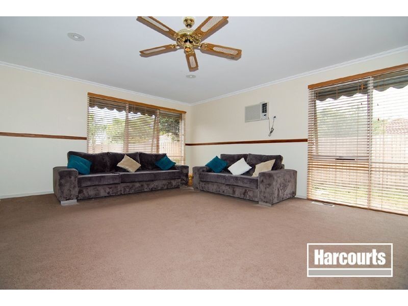 6 Carrington Cres, Carrum Downs VIC 3201