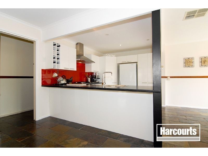 6 Carrington Cres, Carrum Downs VIC 3201