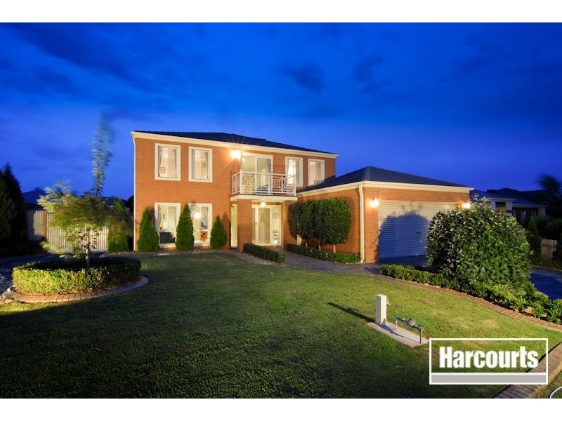 10 Friuli Place, Skye VIC 3977